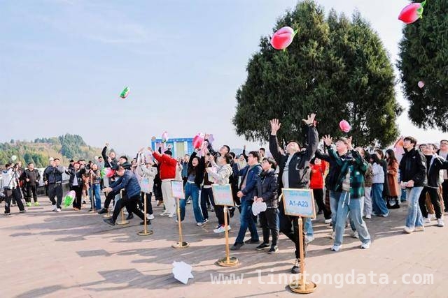 浪漫桃花岛，成都金堂单身职工交友活动欢乐多 走进金堂桃花岛交友活动，传递积极婚育文化