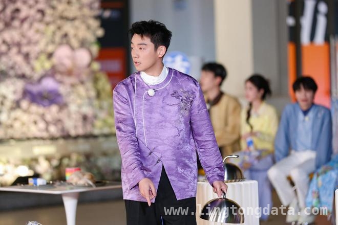 重磅！奔跑吧13首期集齐当红歌手，精彩可期！，奔跑吧13首期阵容大揭秘，音乐盛宴即将来袭！