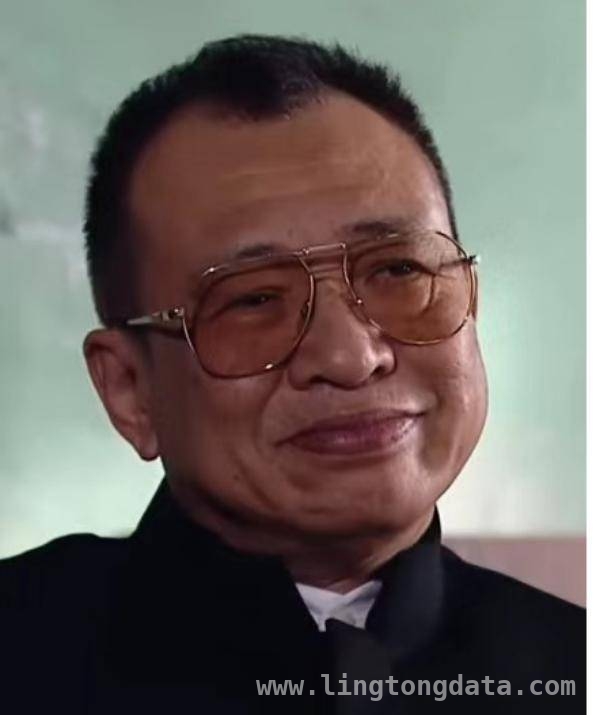 许绍雄携妻游祖业，显赫背景下的豁达生活，老戏骨许绍雄：显赫家世与豁达人生