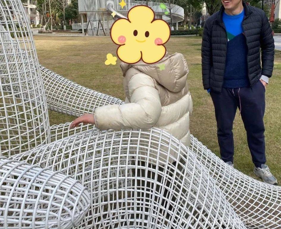 小学生社交大揭秘：那些意想不到的事儿，孩子社交难题：家长如何破局？