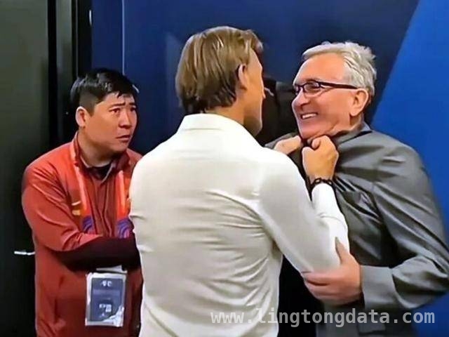 沙特主帅玩笑惹风波，中国男足客场表现遭审视