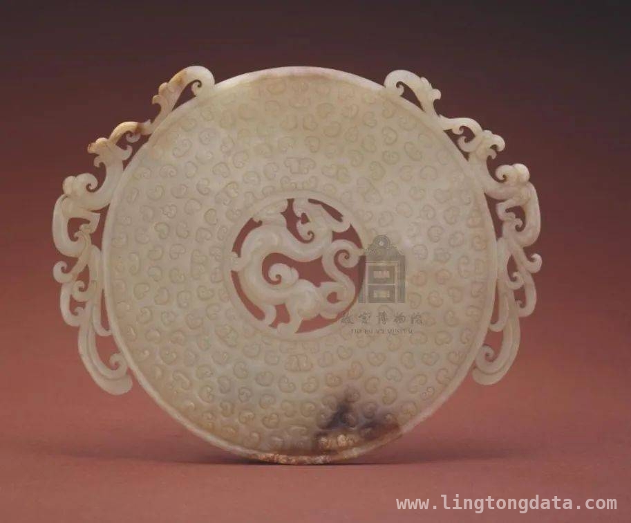 谷纹玉璧：从海外流浪到海南“安家”的文化传奇，谷纹玉璧：穿越千年，诉说农耕文明的故事