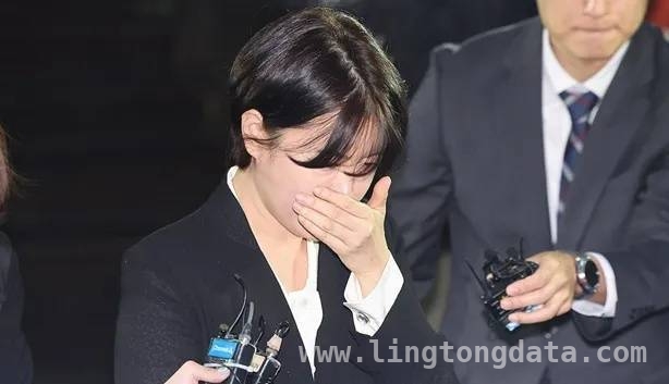 韩检方对文多惠发起新指控，受贿案引发关注 韩检方起诉文在寅女儿文多惠，受贿指控再添风波