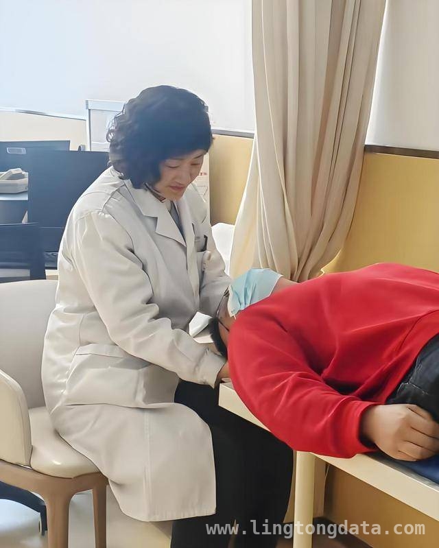 26年如一日，高程程在基层医疗一线绽放光芒，从青春到韶华，高程程坚守基层医疗的赤诚之路