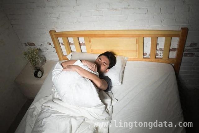 关注睡眠质量：鼾声、“鬼压床”等问题全解析