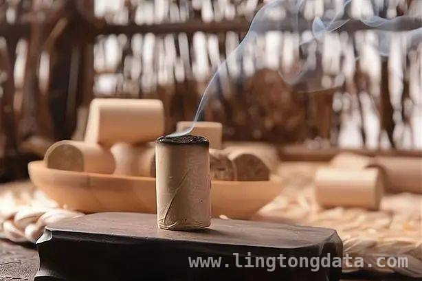 艾灸养生藏隐患，消防知识要牢记，艾灸火灾案例警示：正确熄灭与使用方法