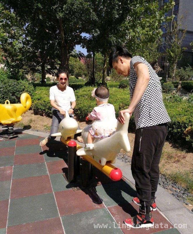 陶昕然何建泽十年婚姻落幕，洒脱分手令人唏嘘，陶昕然何建泽和平离婚，为孩子成长选择低调处理