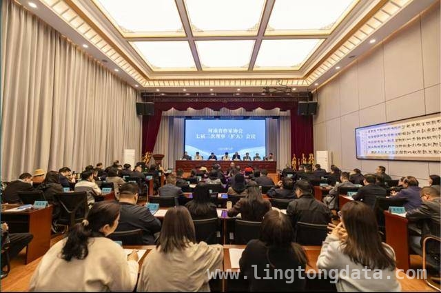 文学之星张中民：多部佳作入选，荣誉加身风采扬
