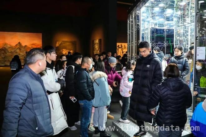 “人智时代”济南国际双年展：一场艺术的震撼之旅