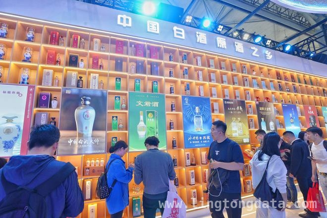 第112届糖酒会：川酒邛崃产区闪耀登场，多元酒品惊艳亮相