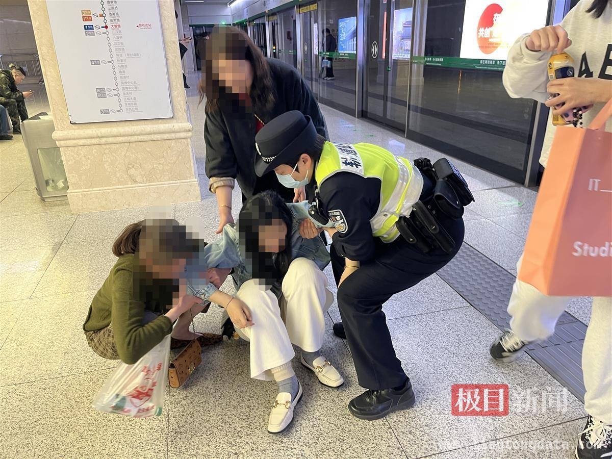 暖心！女子巡逻队便民包关键时刻显神通
