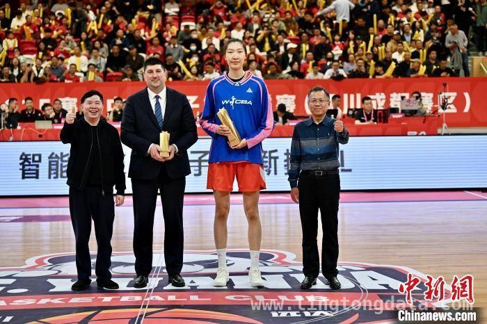 WCBA半决赛：四川女篮102:59横扫山西，韩旭米洛什载誉而归