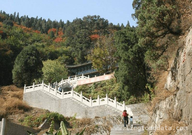 济南登山意外敲响户外安全警钟，游玩攻略伴您畅享美景