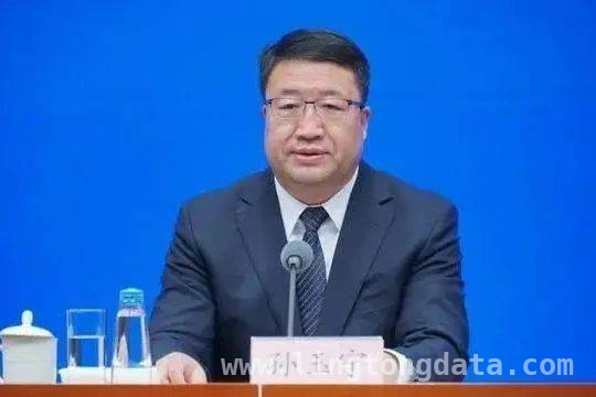 从海关要员到阶下囚：孙玉宁受贿案最新进展 揭秘海关总署原副署长孙玉宁的贪腐之路