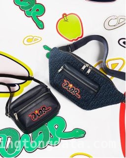 1. 邓为演绎DIOR AND KAWS限定系列，开启新年潮流盛宴！ 3. 惊艳！DIOR AND KAWS限定系列，邓为精彩演绎潮流新风尚