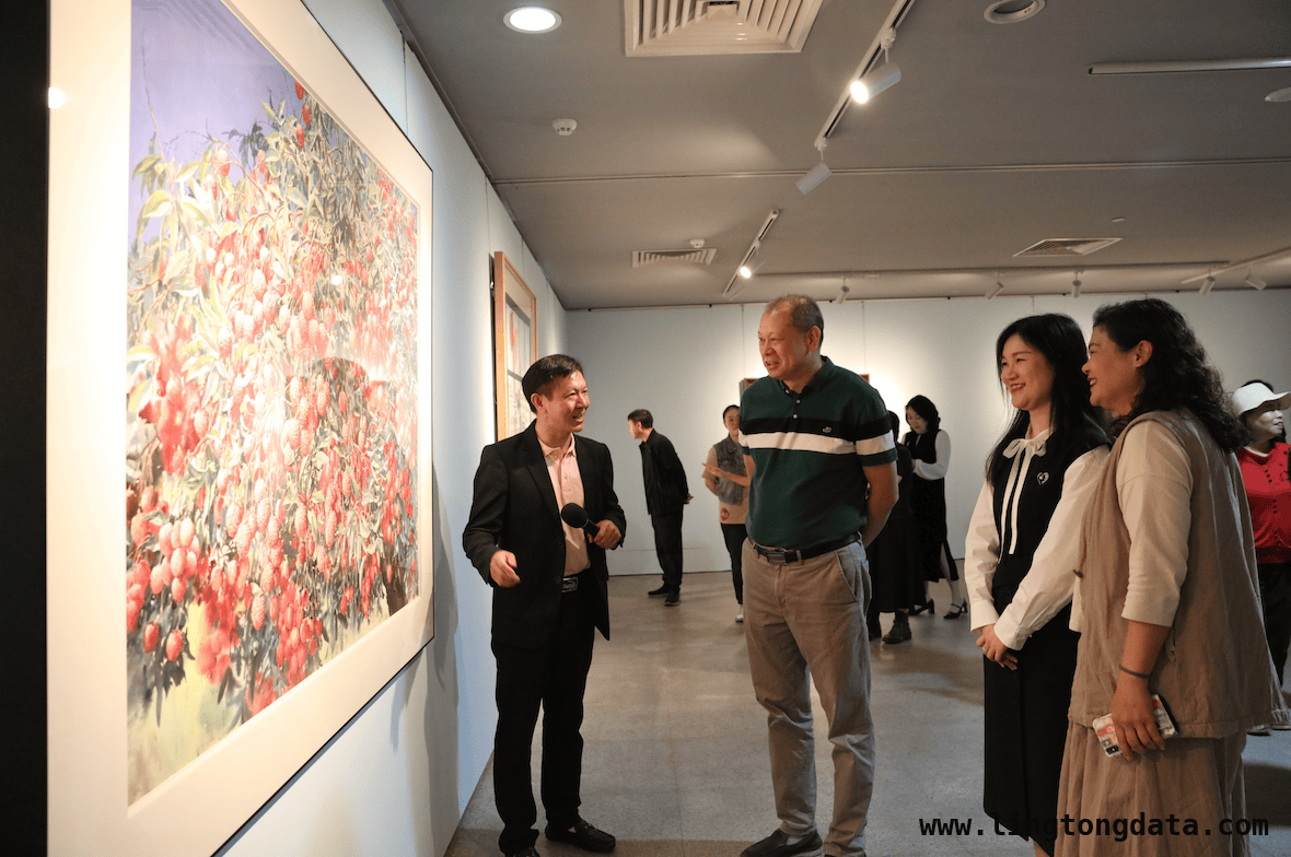 莞邑时空记忆美术展启幕，艺术之花绽放东莞，“原点·新生”美术展亮相莞城，为东莞文化添彩