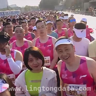 聚焦无锡马拉松：“甜蜜”背后的复杂故事，无锡马拉松“野鸳鸯”风波，网友扒出诸多隐情