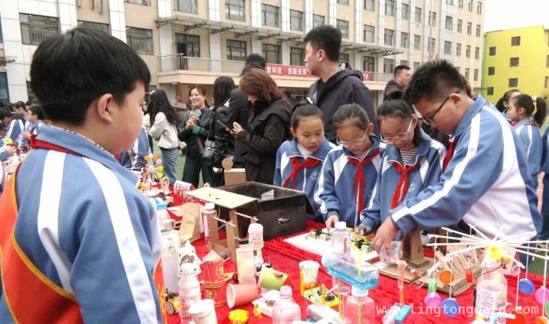 “探索科技·创新未来”：宽甸镇中心小学第三届科技节闪耀登场 宽甸镇中心小学科技节：开启科技探索新征程