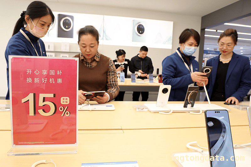 消费市场春日回暖，增收减负成关键，春日消费暖意浓，政策加持市场向好