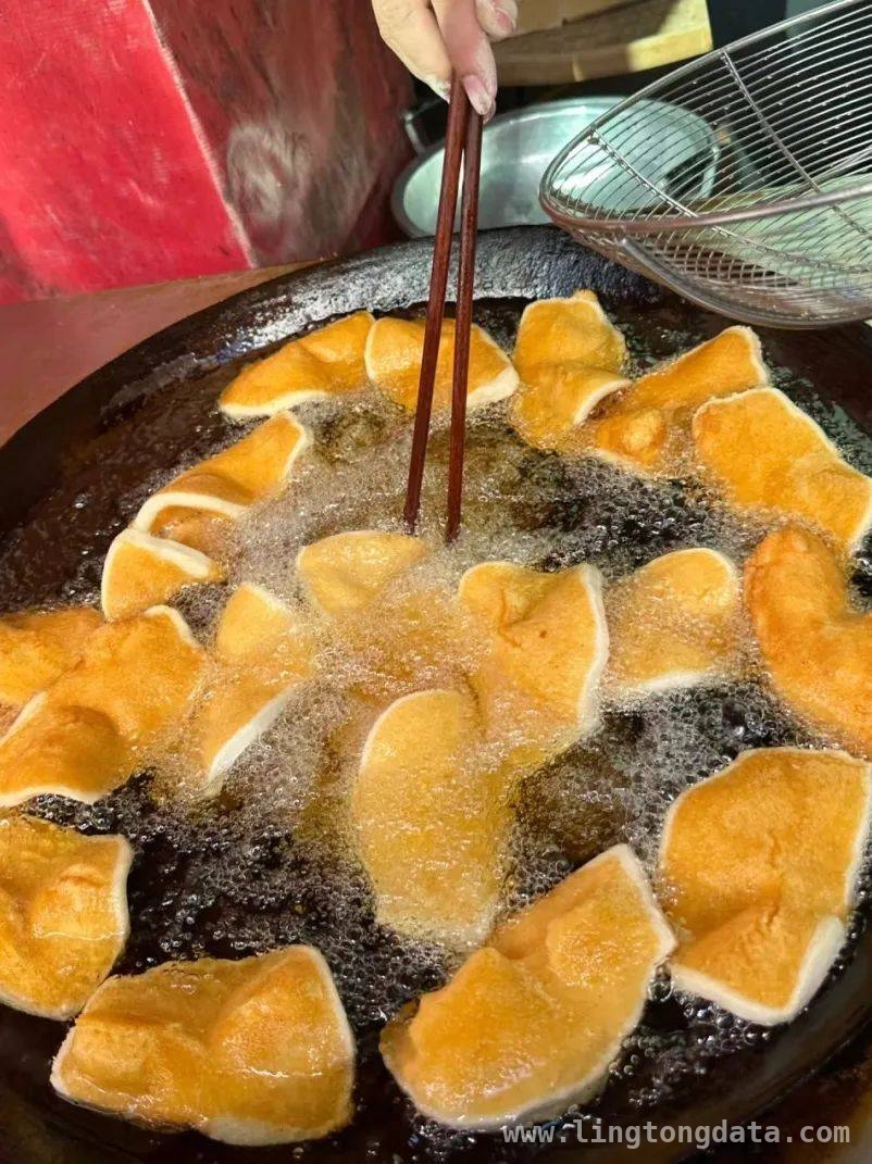 广西三月三狂欢，美食、非遗、美景一个都不能少！，三月三游广西，舌尖上的非遗盛宴与绝美风光
