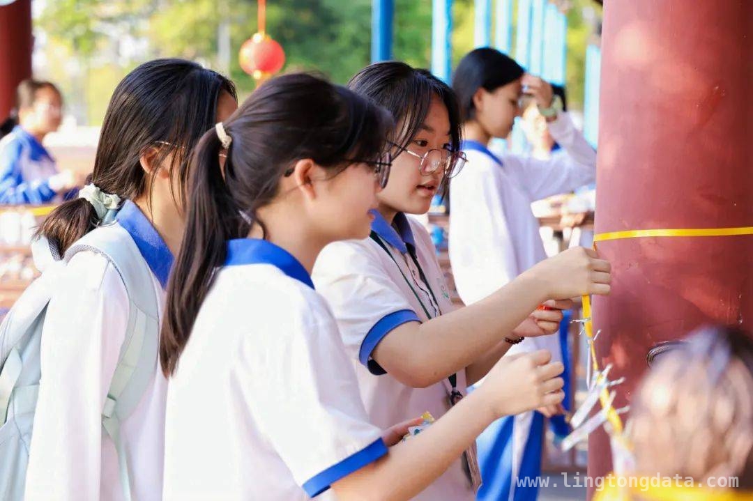 户外移动课堂：让学子在春天里成长蜕变 移动课堂开启，学子春日探索新征程