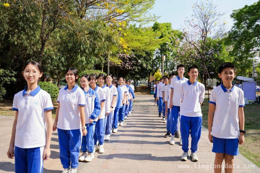户外移动课堂：让学子在春天里成长蜕变 移动课堂开启，学子春日探索新征程