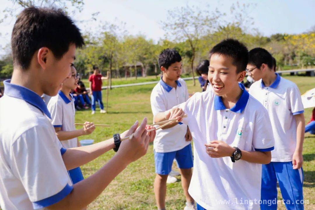 户外移动课堂：让学子在春天里成长蜕变 移动课堂开启，学子春日探索新征程