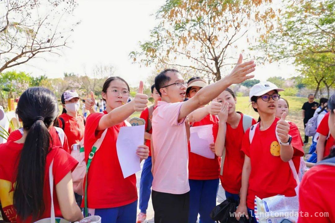 户外移动课堂：让学子在春天里成长蜕变 移动课堂开启，学子春日探索新征程