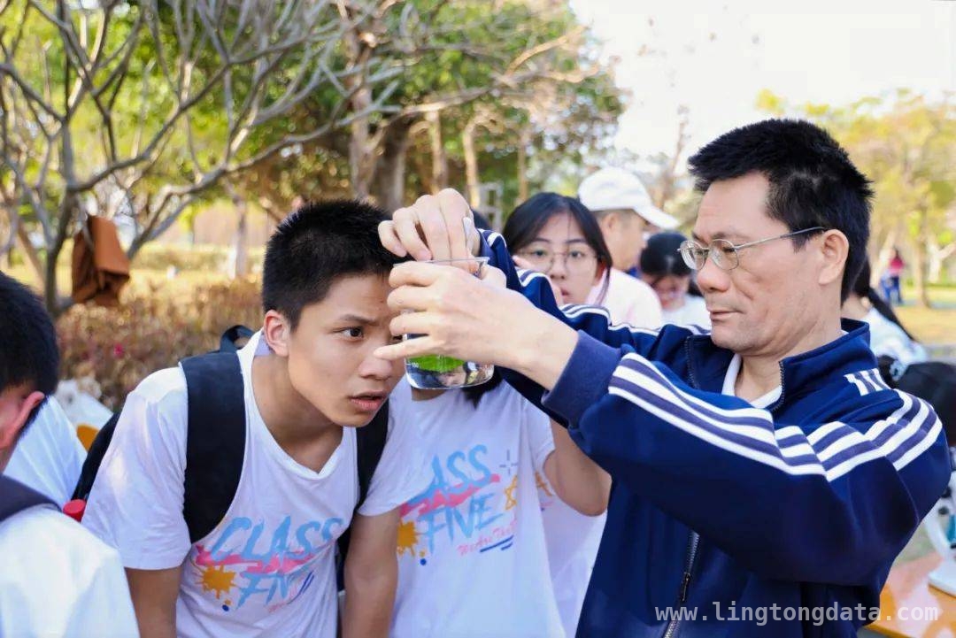 户外移动课堂：让学子在春天里成长蜕变 移动课堂开启，学子春日探索新征程