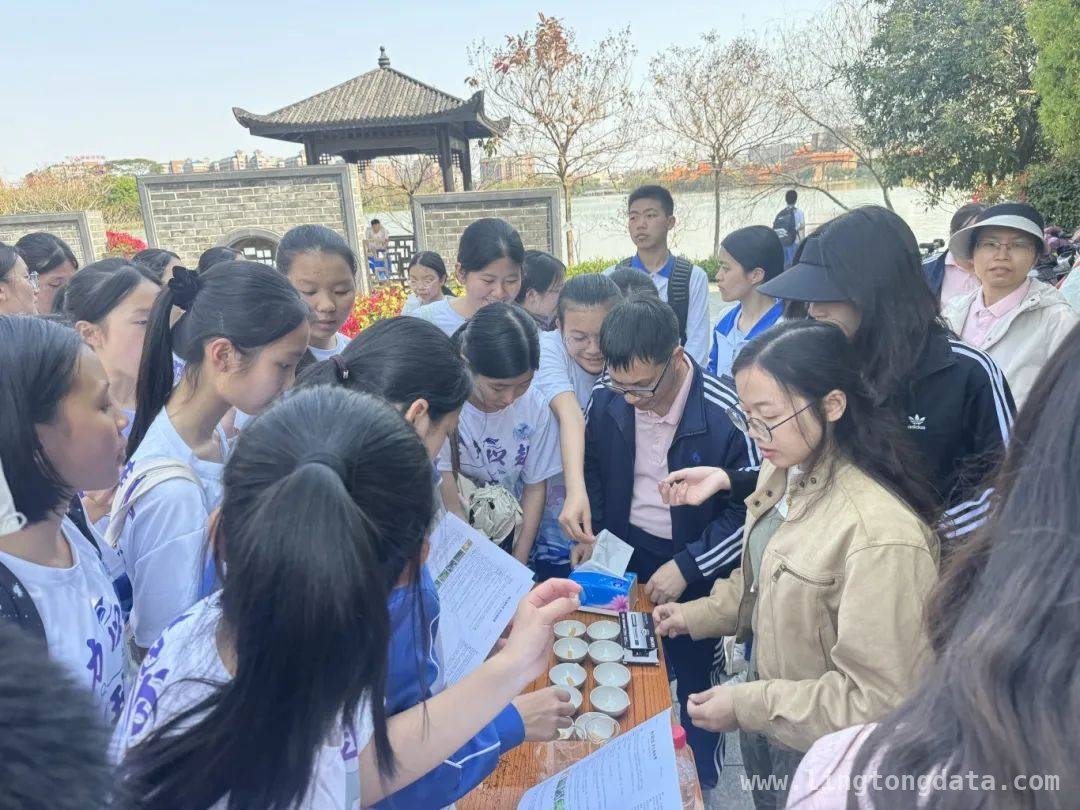 户外移动课堂：让学子在春天里成长蜕变 移动课堂开启，学子春日探索新征程
