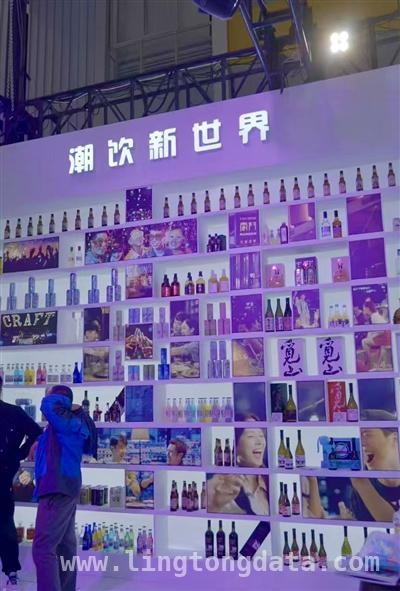 邛崃携百款佳酿亮相糖酒会，开启酒业多元发展新征程，糖酒会：邛崃千年酒乡产业蝶变，新酒饮闪耀登场