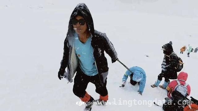向导回应雪山登顶视频：“100%登顶率”是玩梗，哈巴雪山解封，新手攀登别盲目跟风！