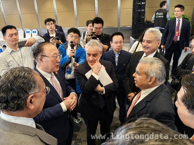 博鳌年会专家谈多边未来，特朗普关税政策引关注 马凯硕博鳌发声：解读世界巨变，评点中美欧局势