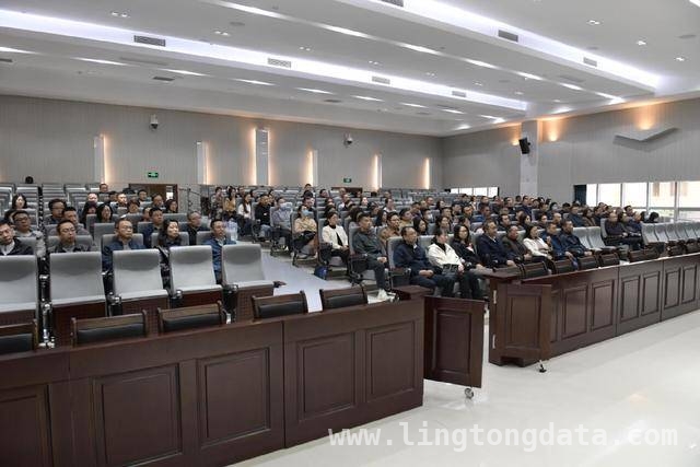 盘龙法院庭审警示教育：为干部廉洁从政敲响警钟 盘龙法院庭审警示教育：推动干部廉洁从政新风尚