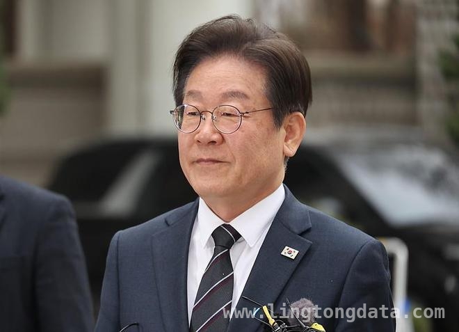 今日新闻大揭秘：从就业政策到国际纷争
