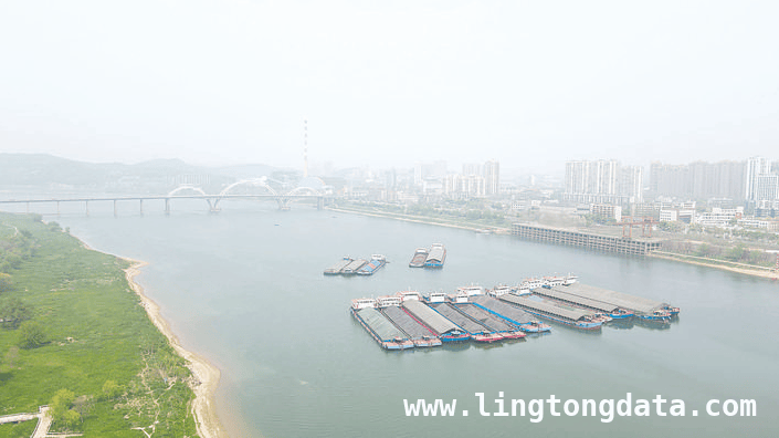 湘江株洲段水运遇阻，货船无奈下锚停航