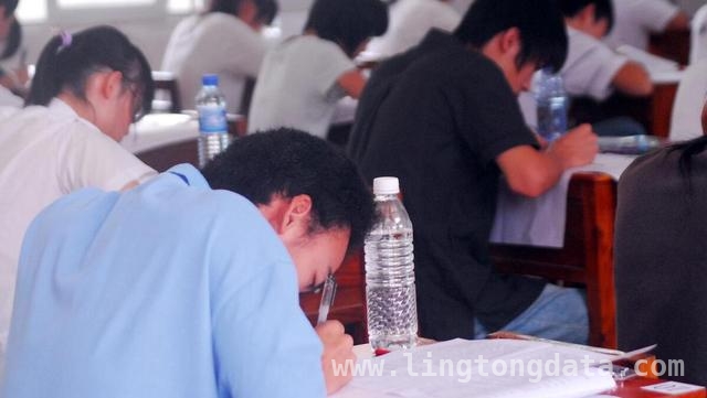 基层的“坑”：选调生该如何选择？ 主动下乡求提拔，换来的却是原地踏步