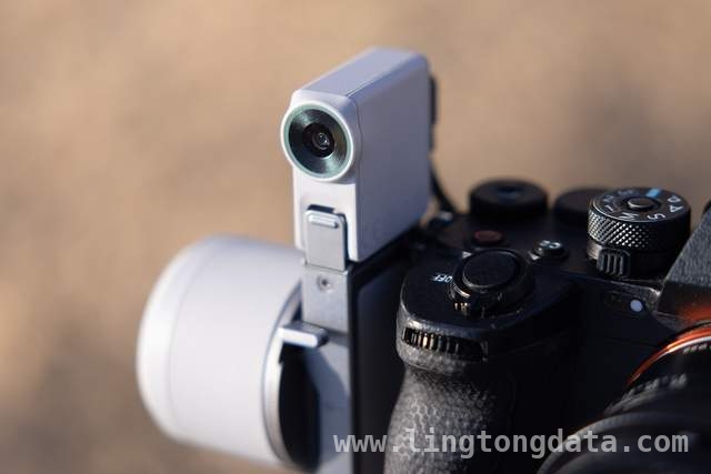银灰魅力，DJI RS 4 Mini开启稳定器设计新纪元，DJI RS 4 Mini：轻量化与智能化完美融合的稳定器