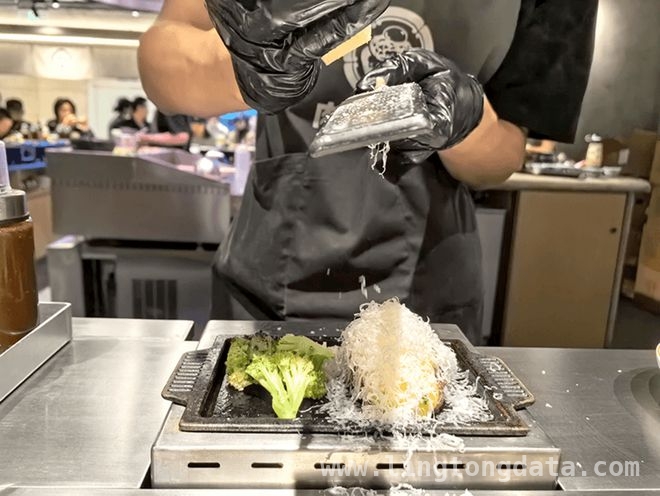 揭秘肉肉大米排队之谜：体验与市场背后的逻辑