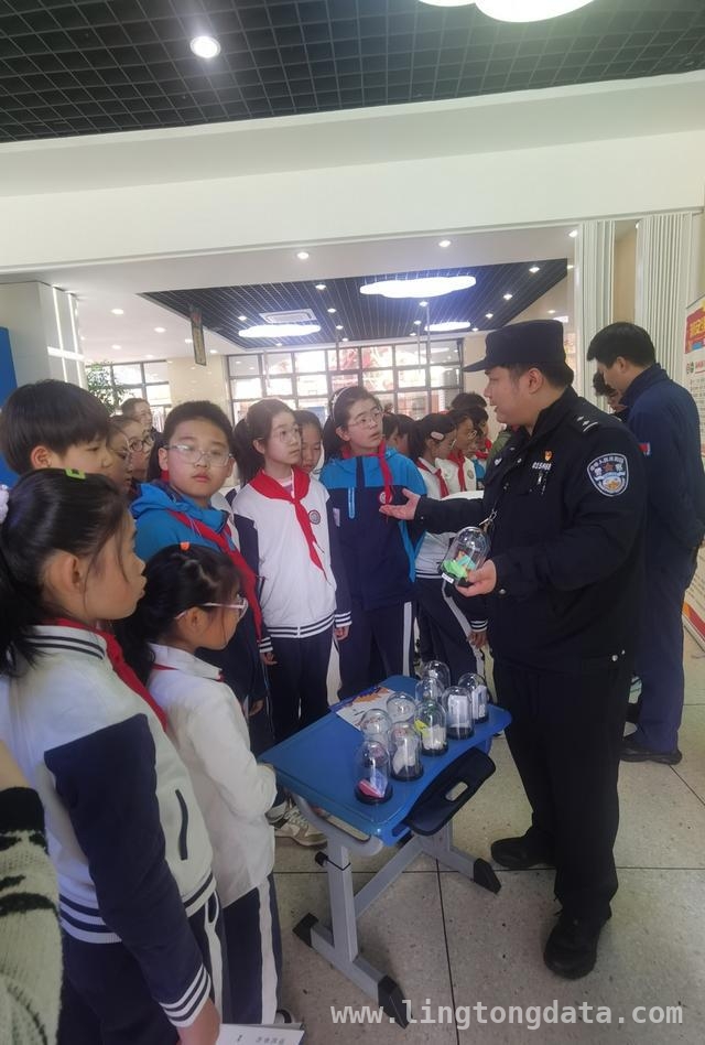 走进上海小学：禁毒消防演练打造安全校园，黄浦小学开展禁毒消防活动，师生安全意识再升级