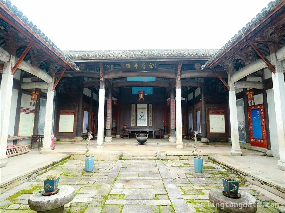 走进伏岭村，感受“环山抱水”间的徽派文化魅力 伏岭村：从徽商劲旅到文化传承的典范村落