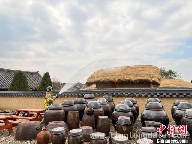韩国庆尚道山火肆虐：伤亡惨重，文化遗产岌岌可危