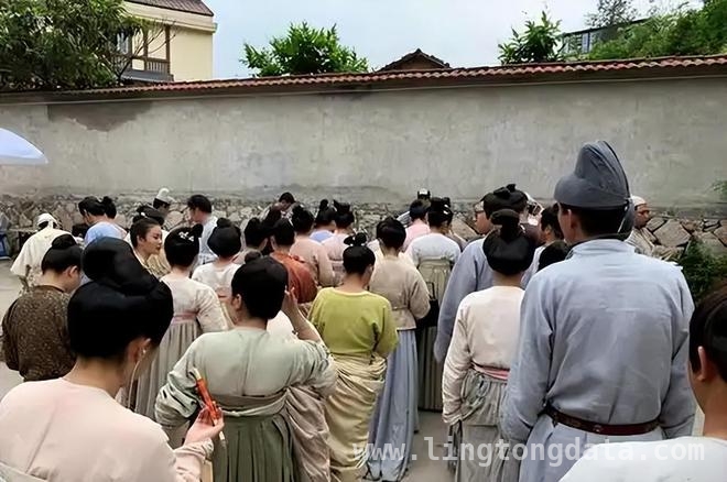 从群演到“租婚”演员，95后女生开启新兴职业之路