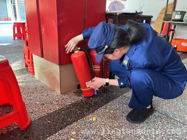 金洞管理区消防出击，餐饮安全防线全面筑牢，金洞管理区消防发力，打造安心就餐环境