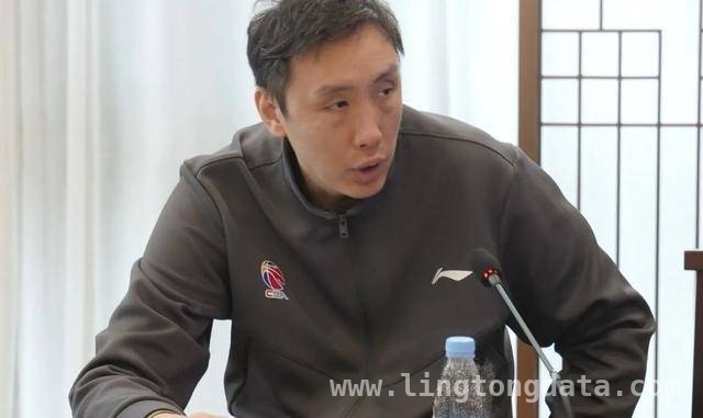 易立：球员时代风光无限，执教生涯举步维艰 从辉煌球员到失意教练，易立的江苏男篮沉浮路