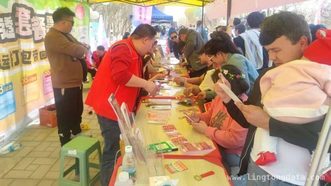 托克逊杏花季：体彩让公益在春天里“活”起来，体彩邂逅杏花节，开启赏花购彩公益新体验
