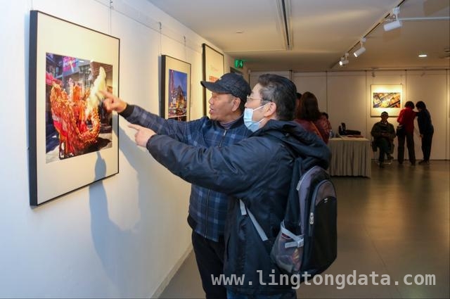 静安迎春摄影展亮相，优秀作品诉说时代故事，“光圈里的静安嘉年”摄影展开幕，定格静安新春之美