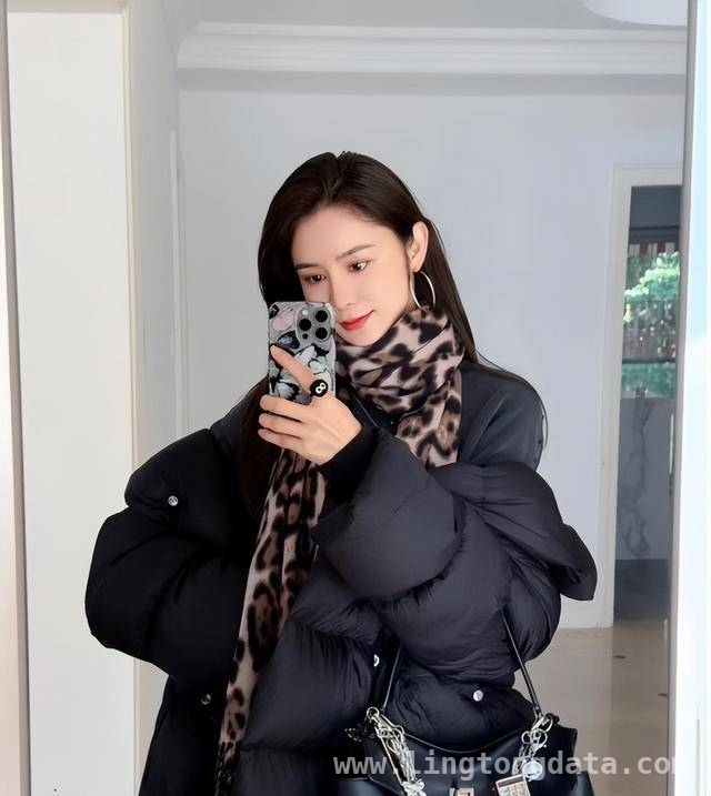 吴千语施伯雄秀恩爱，张馨月林峯婚姻成谜？，吴千语夫妇恩爱吸睛，张馨月评论区爆料不停！