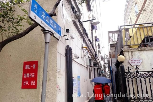 “纸片楼”不算啥，徐汇这条10厘米人行道才是绝！