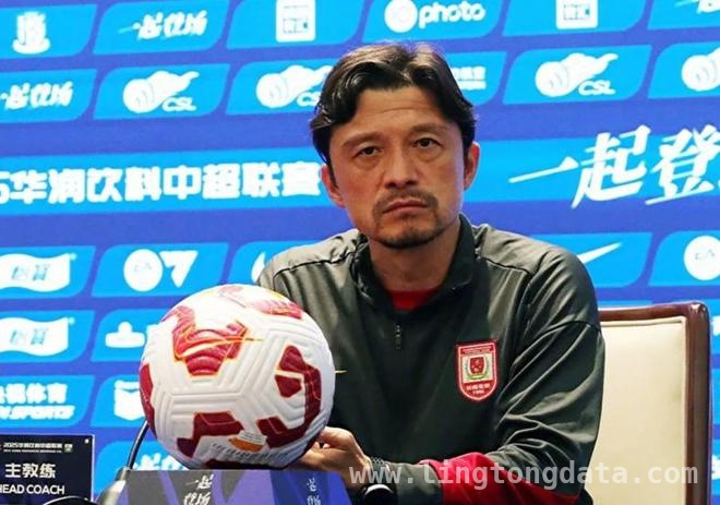 “东北德比”谢晖折戟，执教质疑声再起，“东北德比”2-0结局，谢晖输球后发言遭球迷吐槽